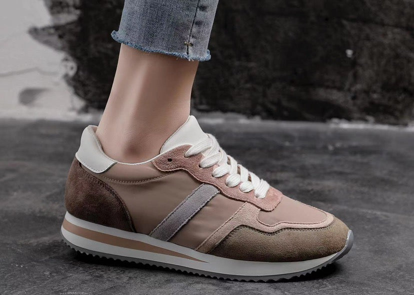 Sneaker